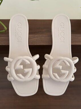 Gucci White Rubber Interlocking GG Cutout Square Toe Slide Sandals